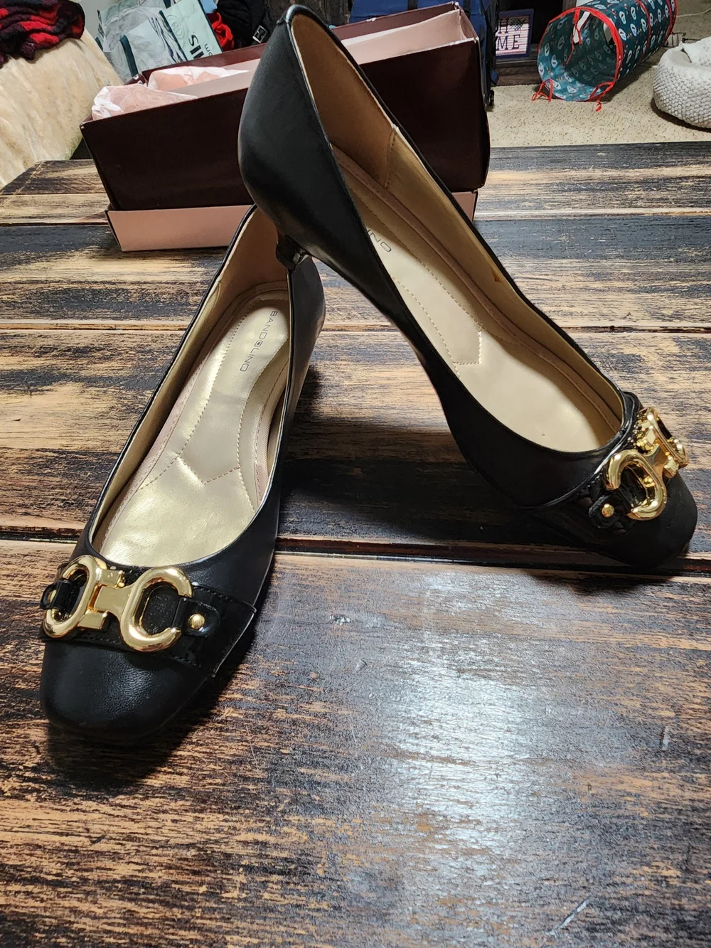 Bandolino Louise Black Dress Pumps with Gold Buckle - Size 7.5 (EUC)